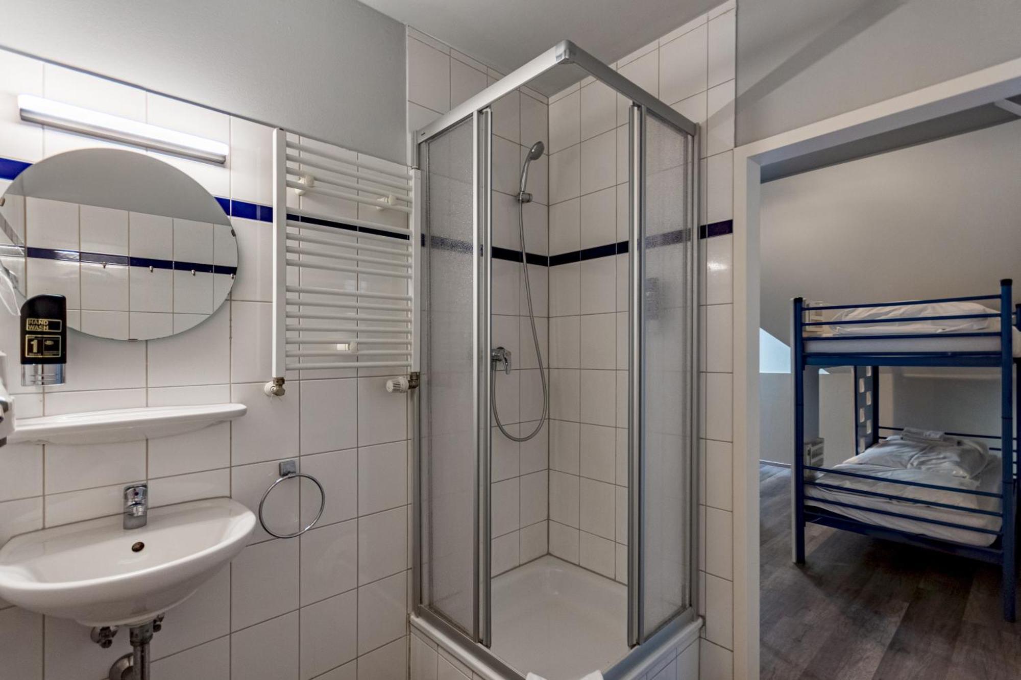 A&O Leipzig Hauptbahnhof Hostel Bilik gambar